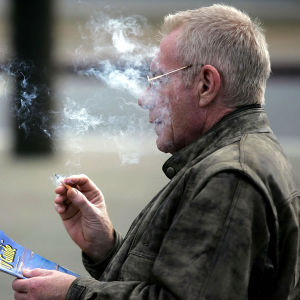 Efeitos do cigarro sobre o epit&eacute;lio respirat&oacute;rio e sua participa&ccedil;&atilde;o na rinossinusite cr&ocirc;nica de pacientes